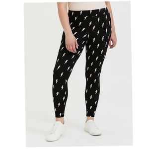 torrid|NWT Premium Black Lighting Bolt Legging